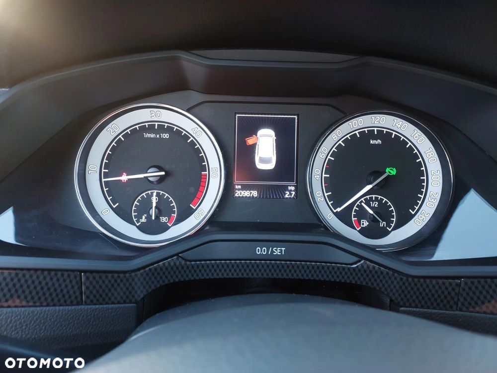 Skoda Superb 2.0 TDI Sportline DSG - 16