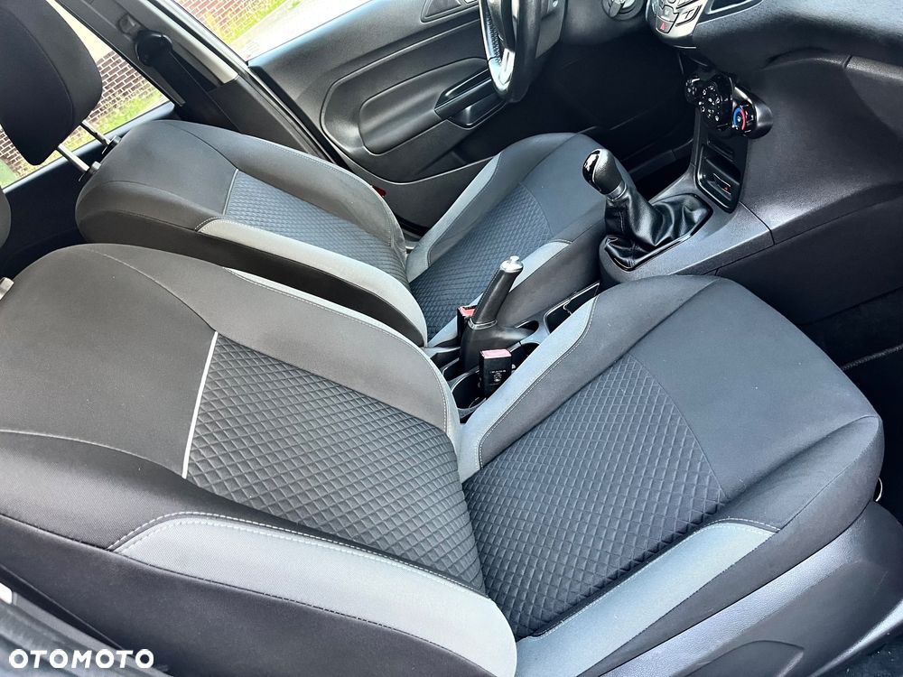 Ford Fiesta 1.25 Platinium X - 26