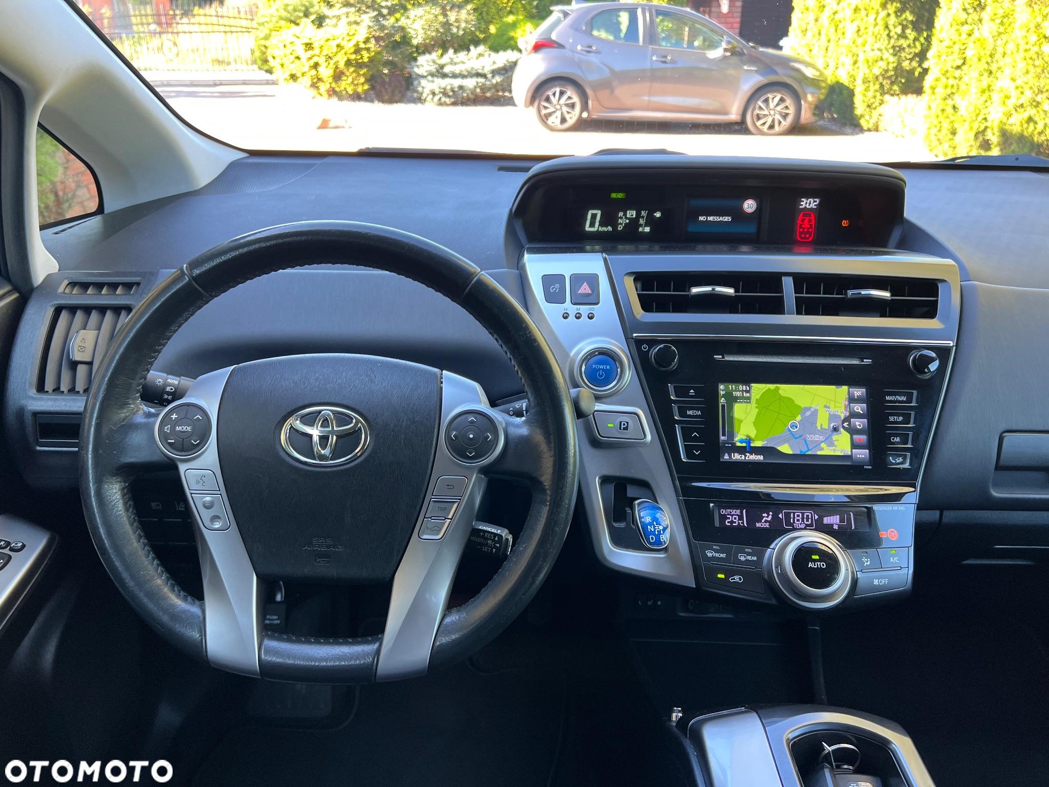 Toyota Prius+ (Hybrid) Comfort - 24