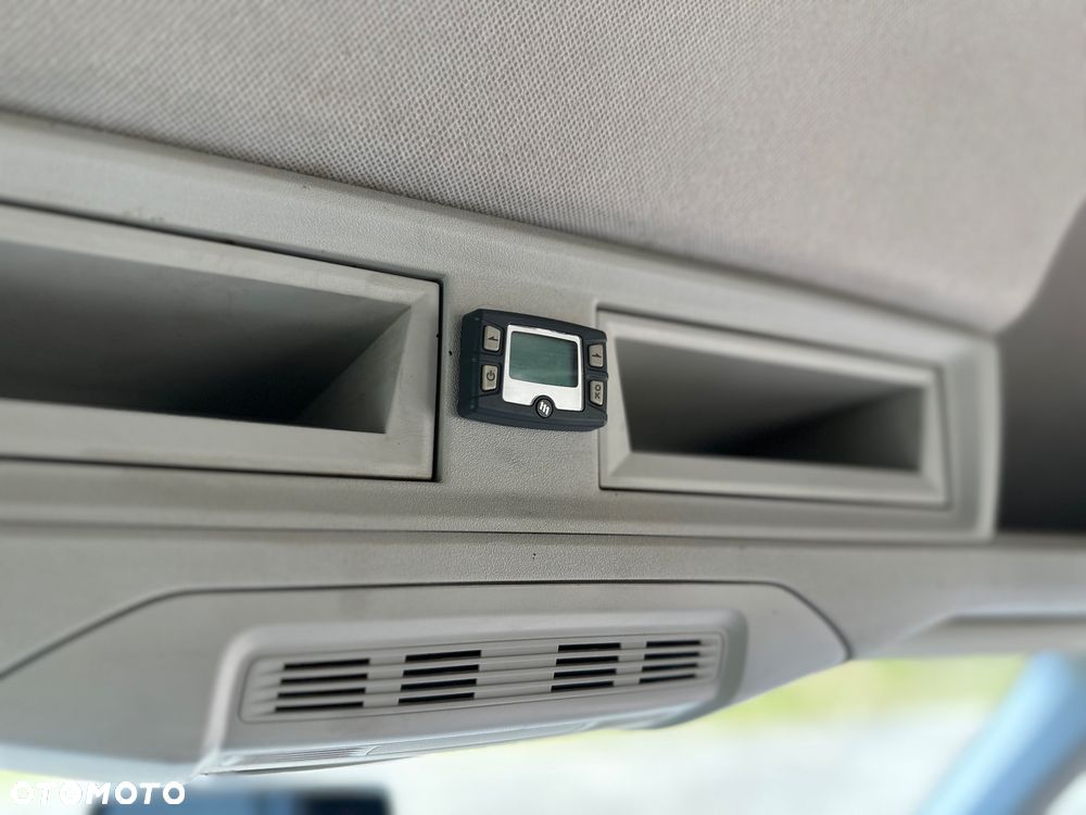 Volkswagen Crafter Brygadówka 5 osobowa - 29