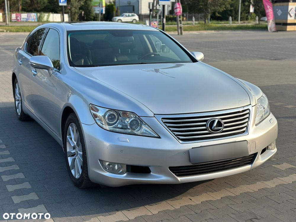 Lexus LS 460 AWD - 3