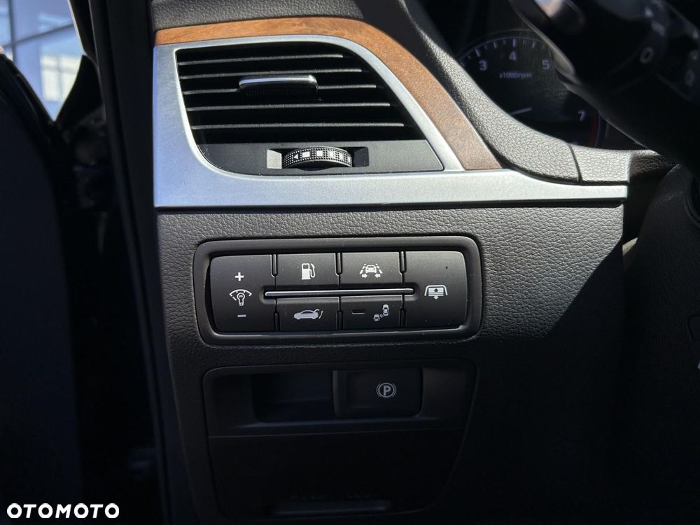 Hyundai Genesis - 28