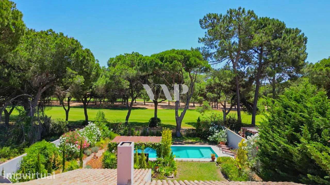Moradia Térrea Renovada 3+1 Quartos com Piscina e Vista Golfe em Vilam - Grande imagem: 2/34