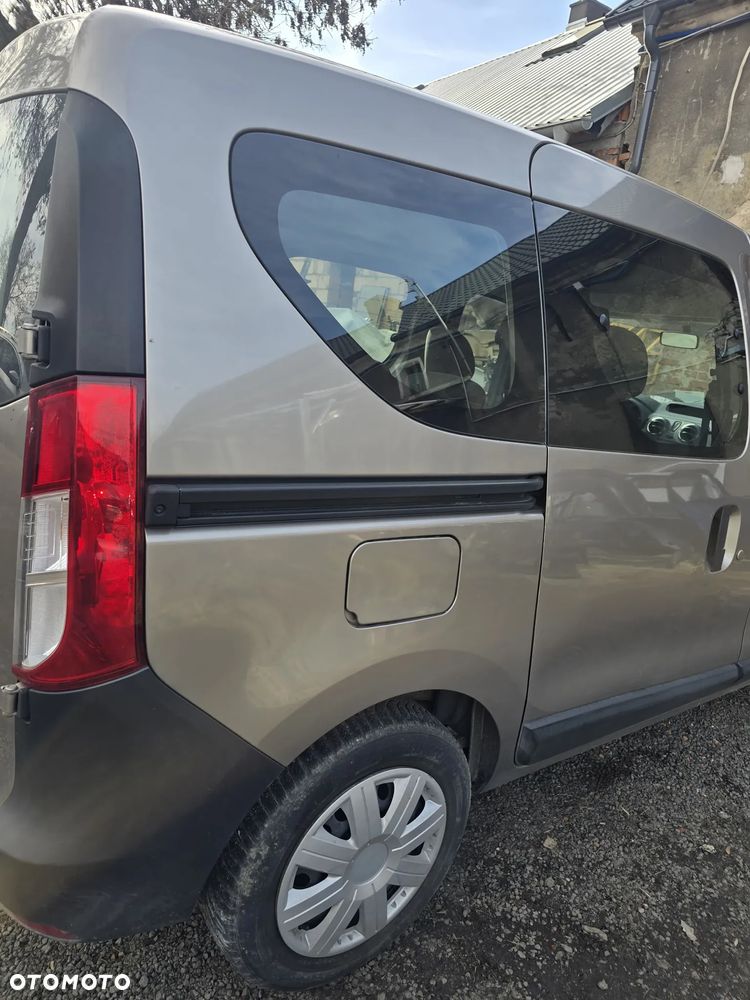 Błotnik prawy  tył  Dacia  dokker - 1