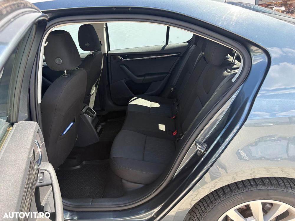 Skoda Octavia 2.0 TDI DSG Ambition - 14
