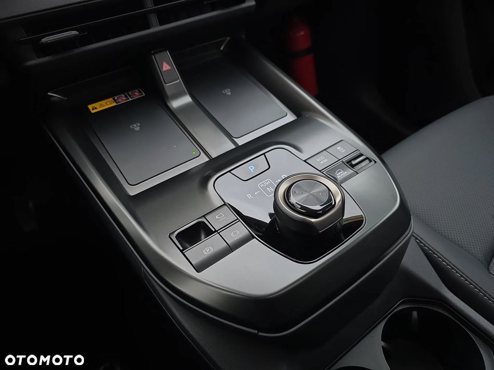 Toyota bZ4X 73.1kWh 4x4 Executive - 27