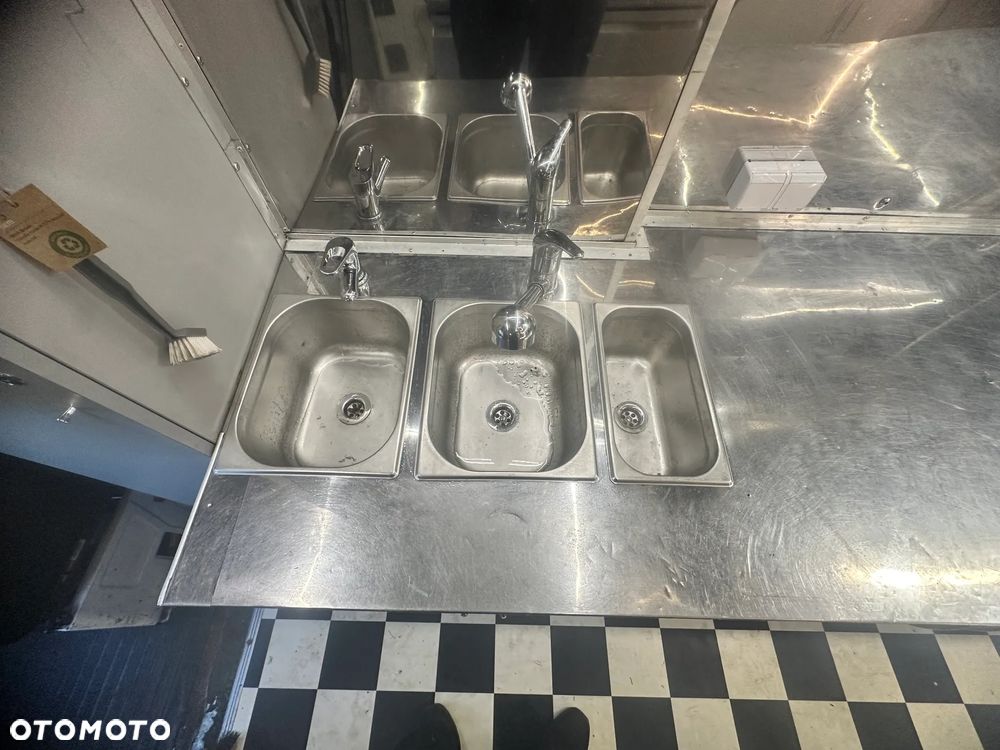 Mercedes-Benz 308CDI - 11