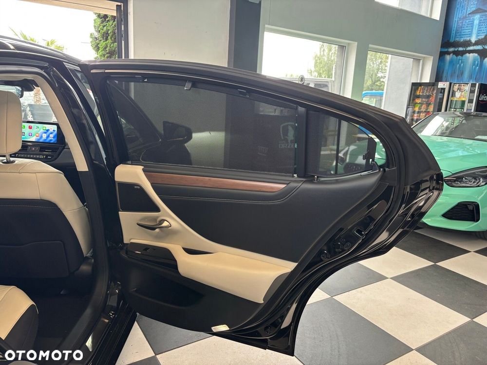 Lexus ES - 36