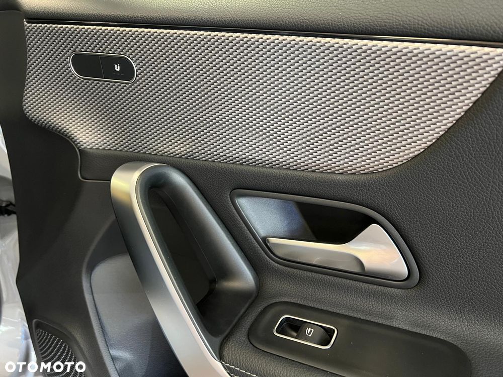 Mercedes-Benz Klasa A 200 7G-DCT - 9