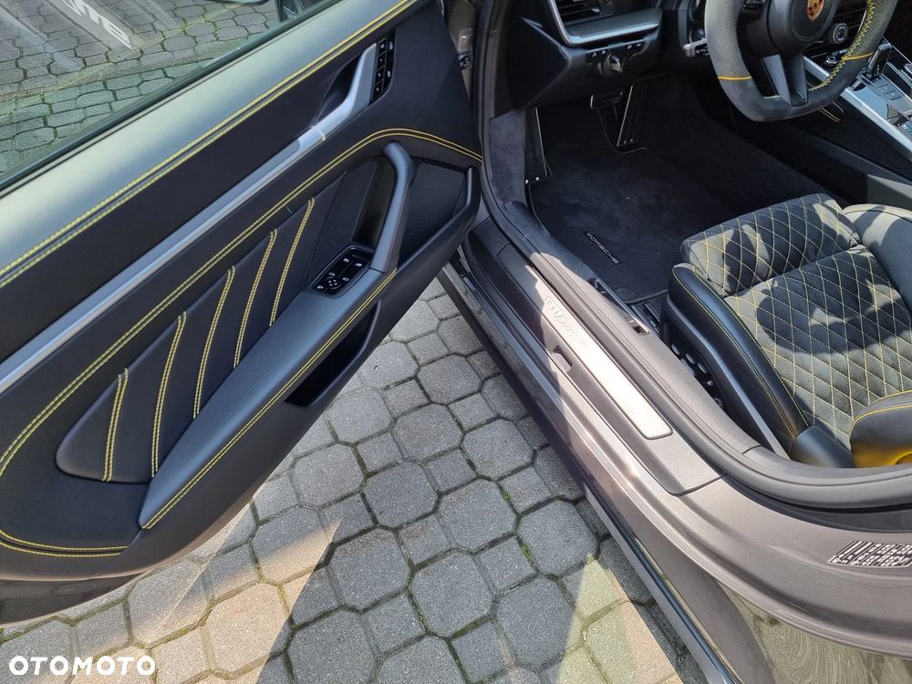 Porsche 911 Turbo S - 19