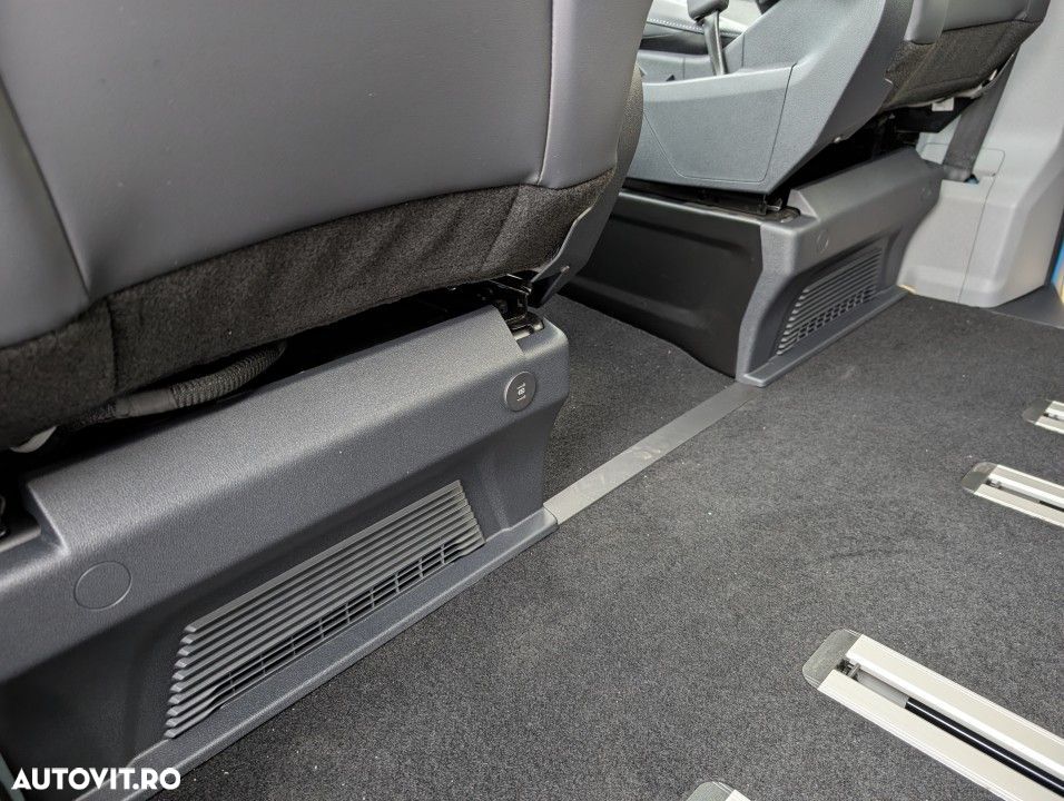 Ford Tourneo Custom - 22