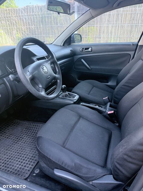 Volkswagen Passat - 2