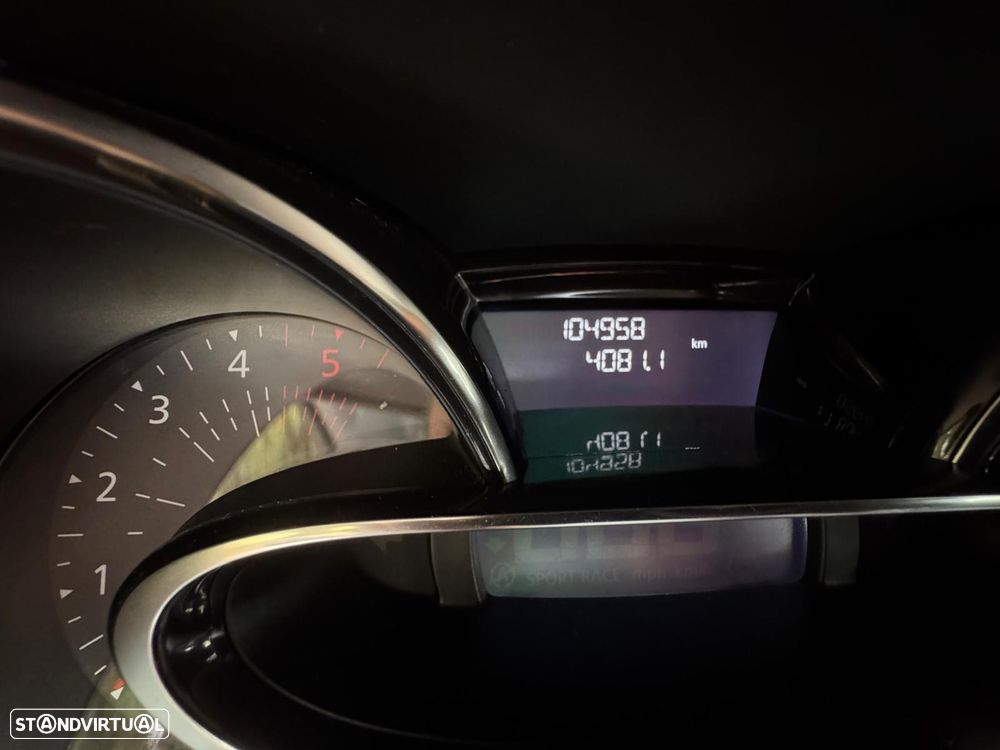 Renault Clio Sport Tourer 1.5 dCi Limited - 24