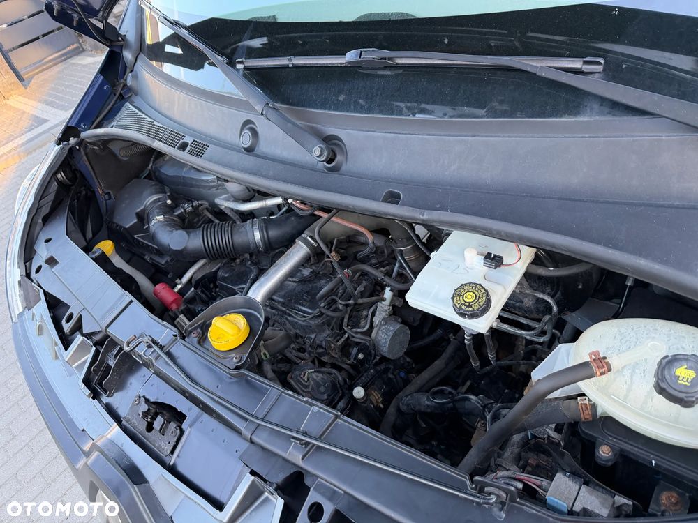 Renault MASTER 5 OSÓB - 35