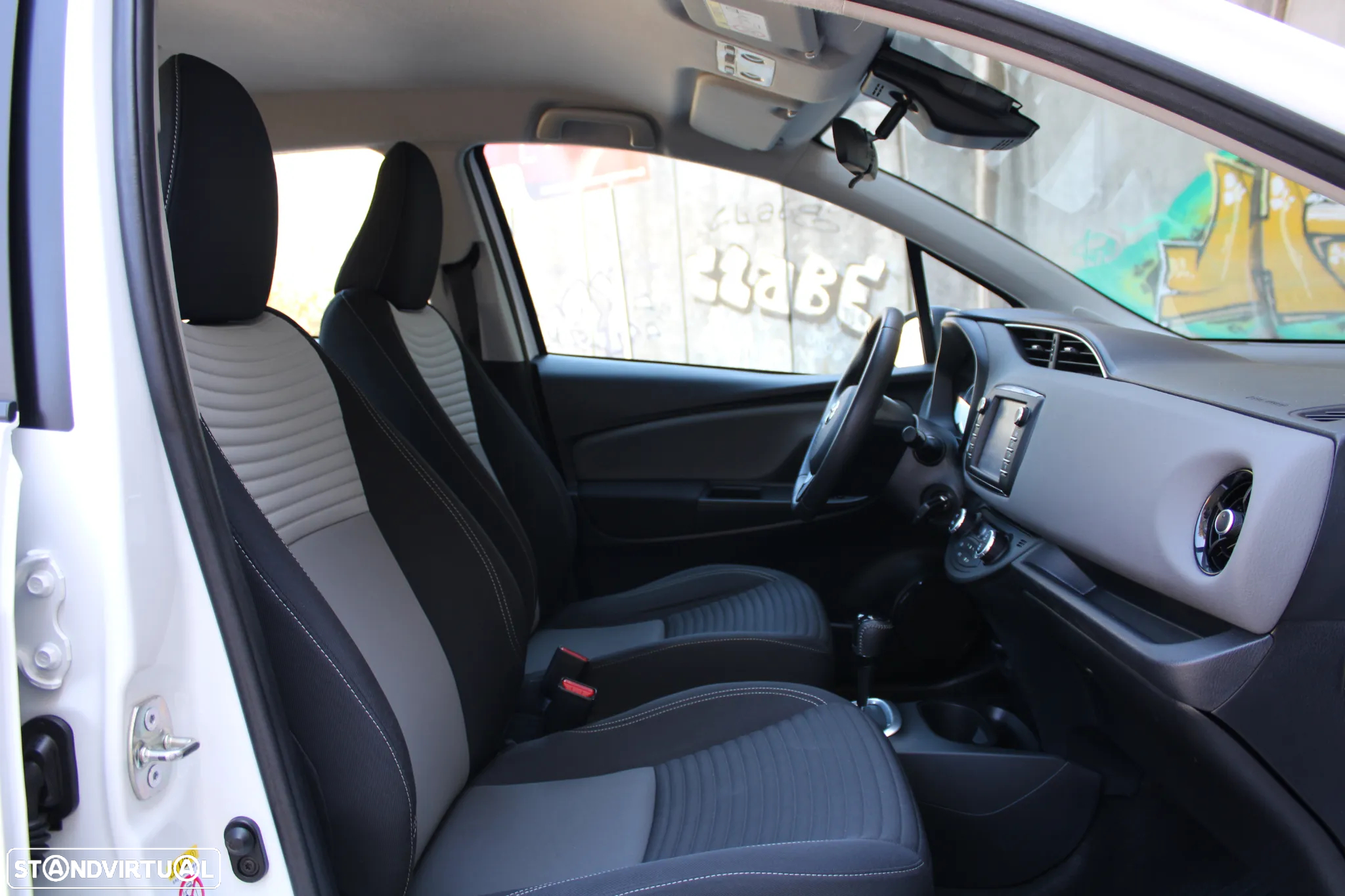 Toyota Yaris 1.5 HSD Comfort+P.Style - 15