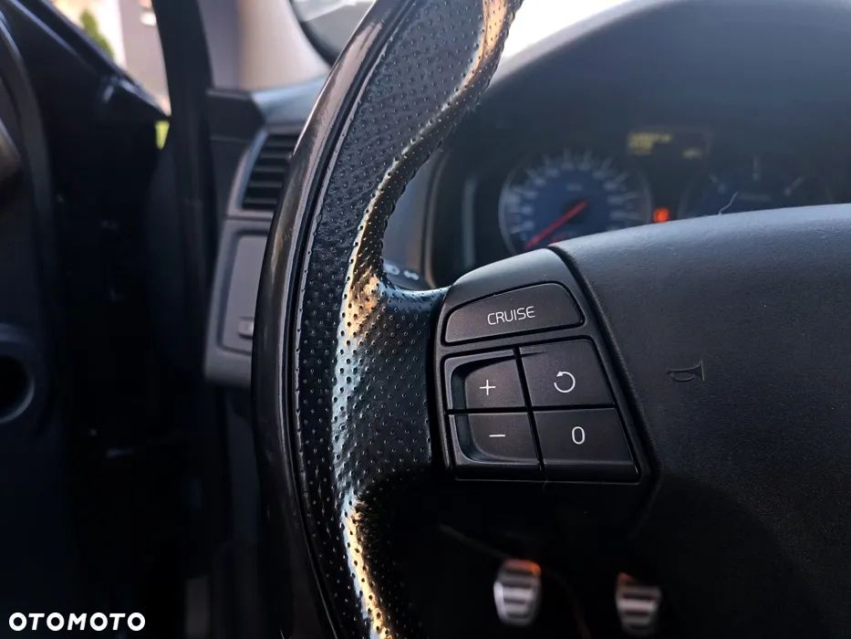 Volvo V50 D2 R-Design - 26