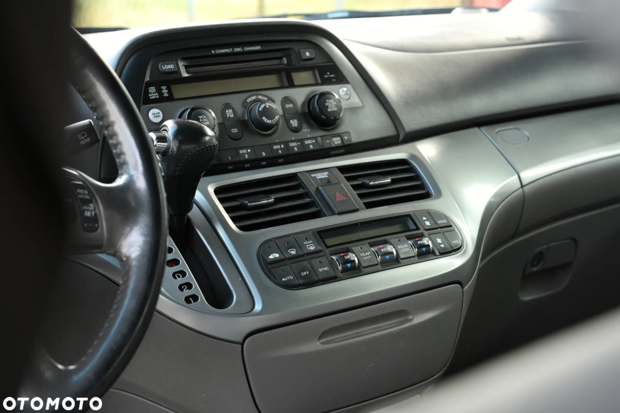 Honda Odyssey 3.5 LX - 11