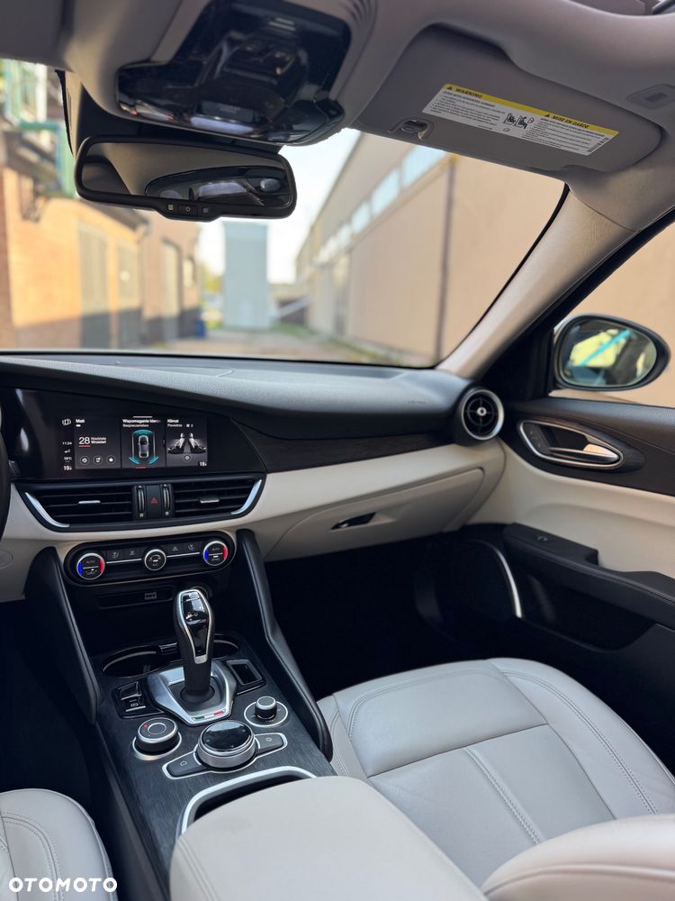 Alfa Romeo Giulia - 18