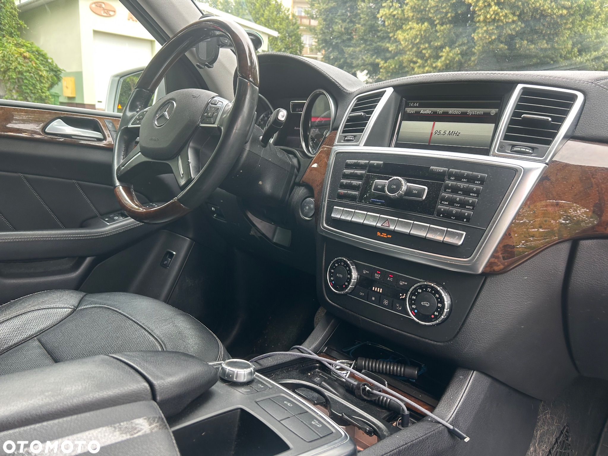 Mercedes-Benz GL 400 4Matic 7G-TRONIC - 23