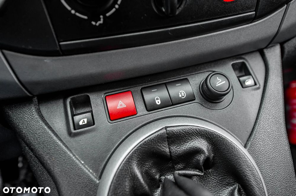 Peugeot Partner BlueHDi 100 Stop&Start Active - 28