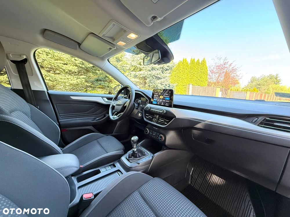 Ford Focus 1.0 EcoBoost Titanium - 29