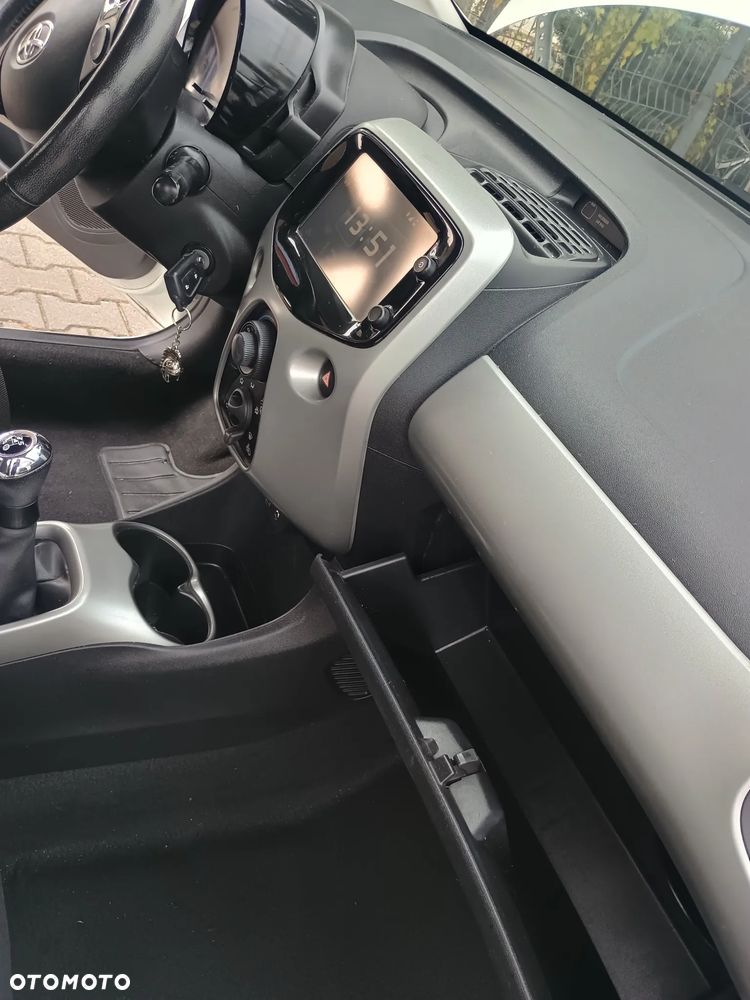 Toyota Aygo x-play - 7