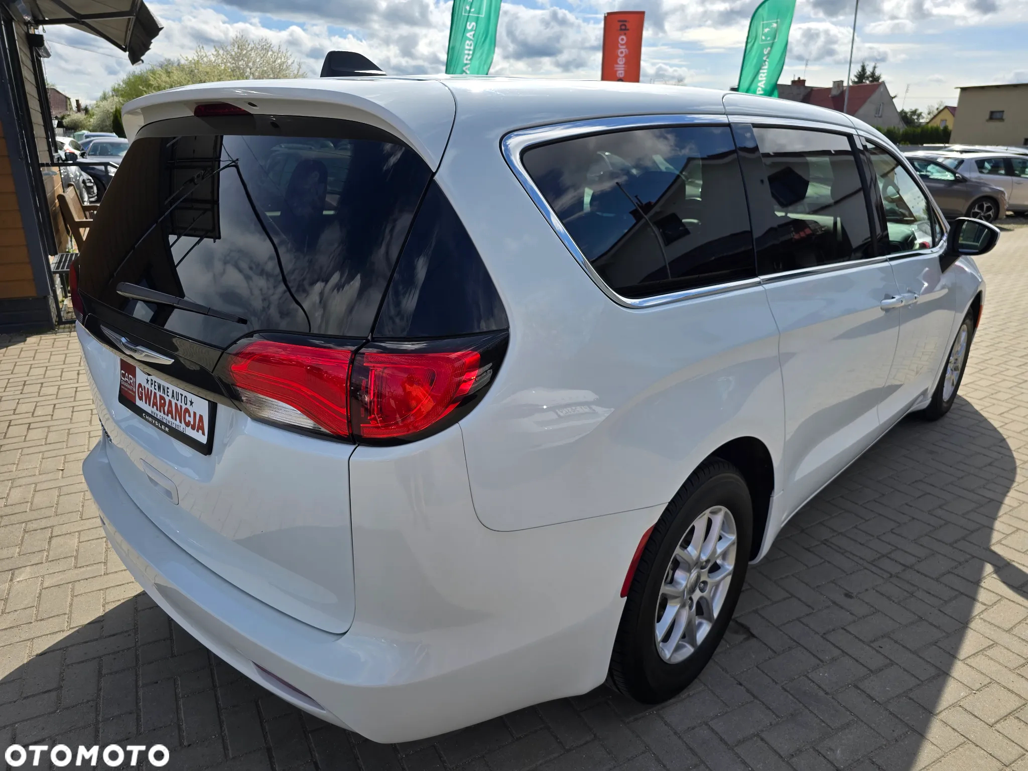 Chrysler Pacifica - 5