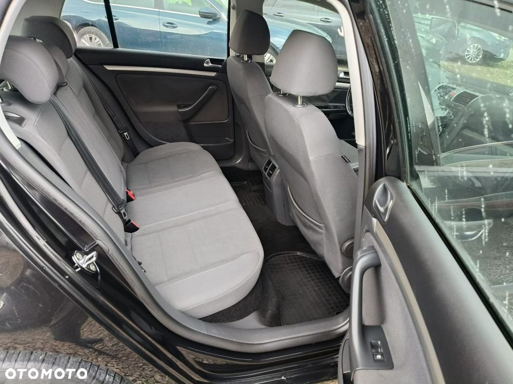 Volkswagen Golf - 15