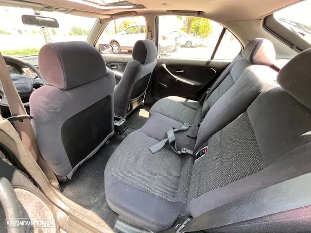 Honda Civic 1.4i - 10
