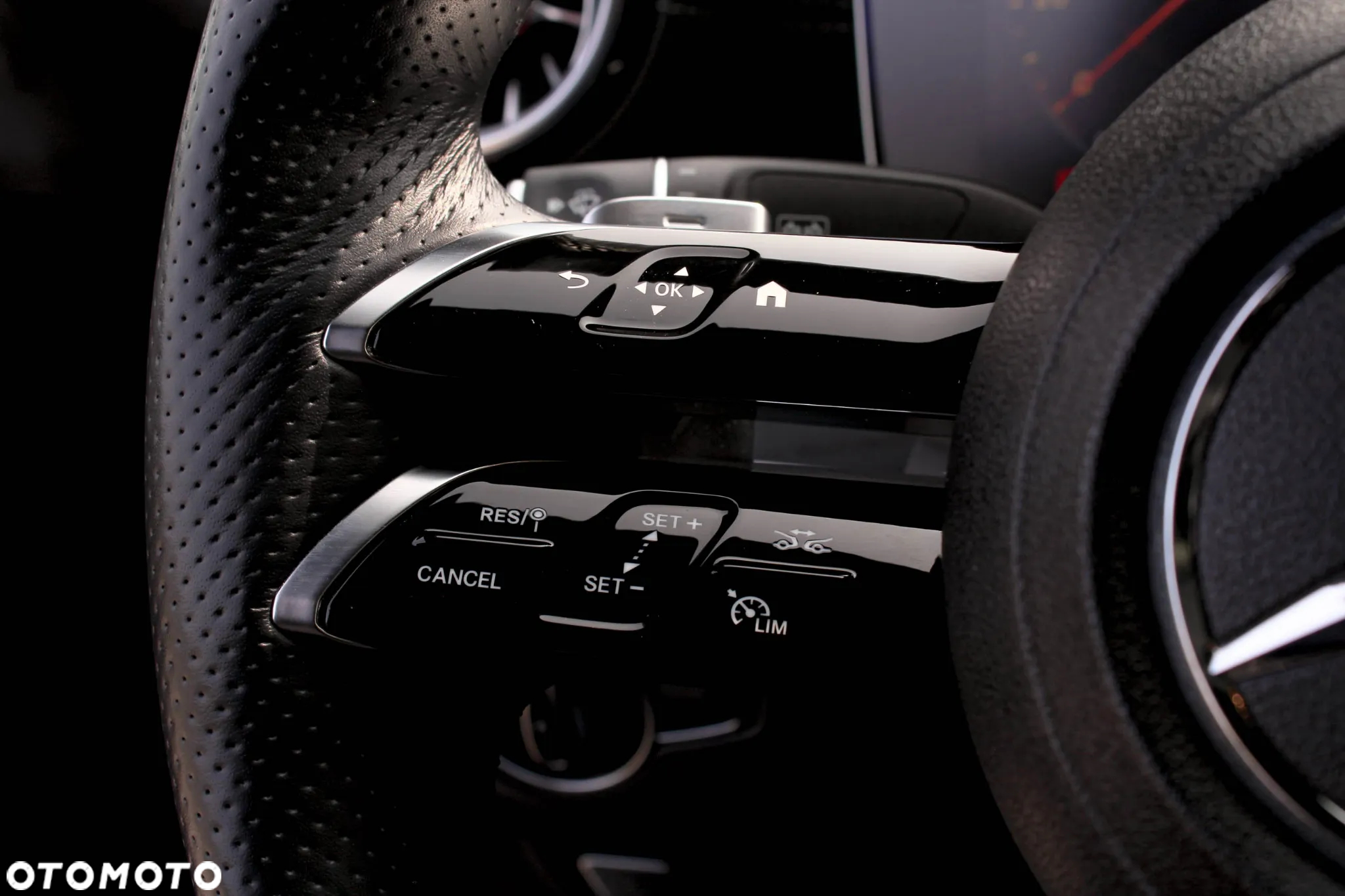 Mercedes-Benz Klasa E 400 d Coupe 4-Matic AMG - 18