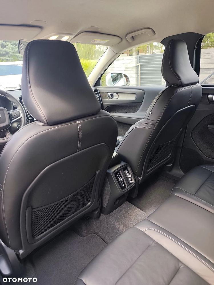 Volvo XC 40 B3 B DKG Plus Bright - 17