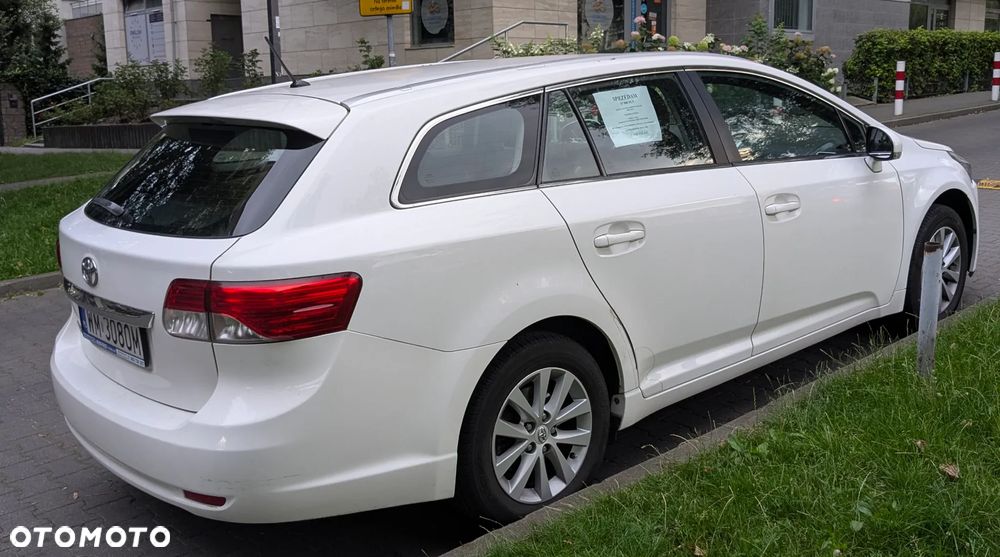 Toyota Avensis 2.0 Sol - 5