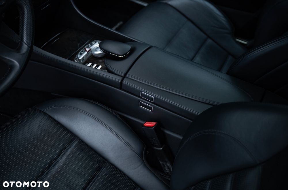 Mercedes-Benz CL 63 AMG - 9