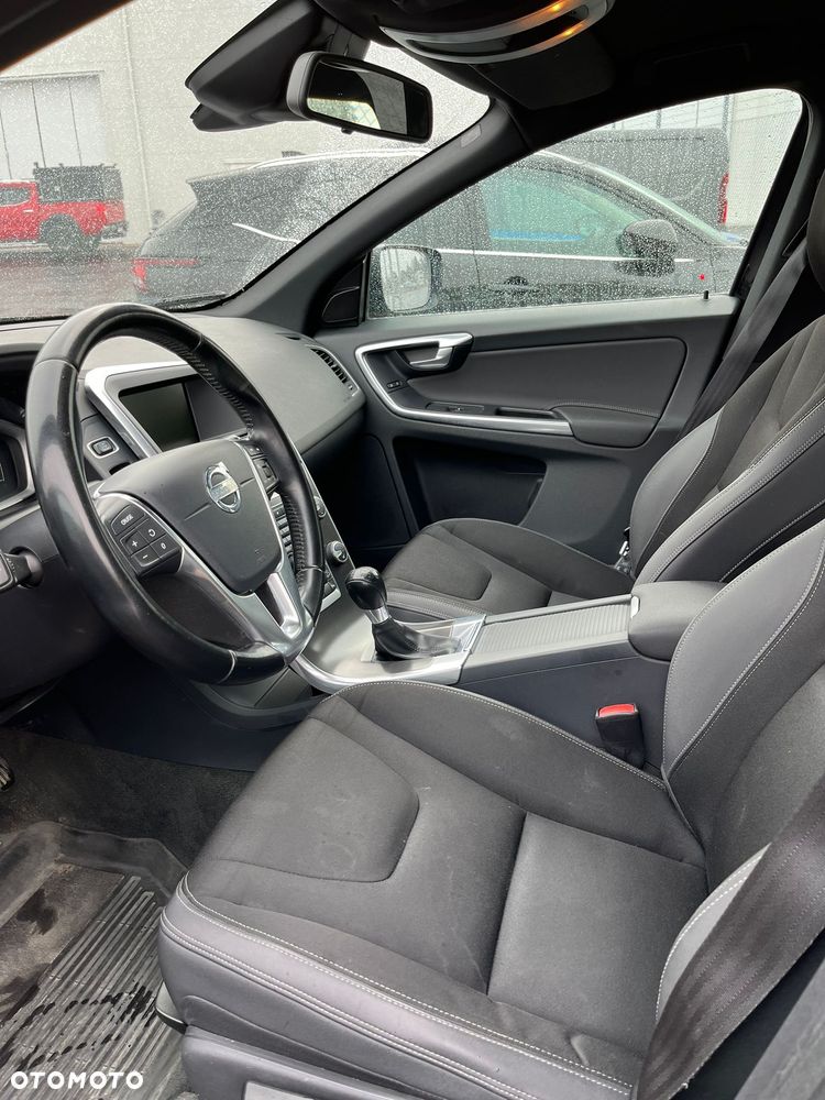 Volvo XC 60 D4 AWD R-Design Summum - 6