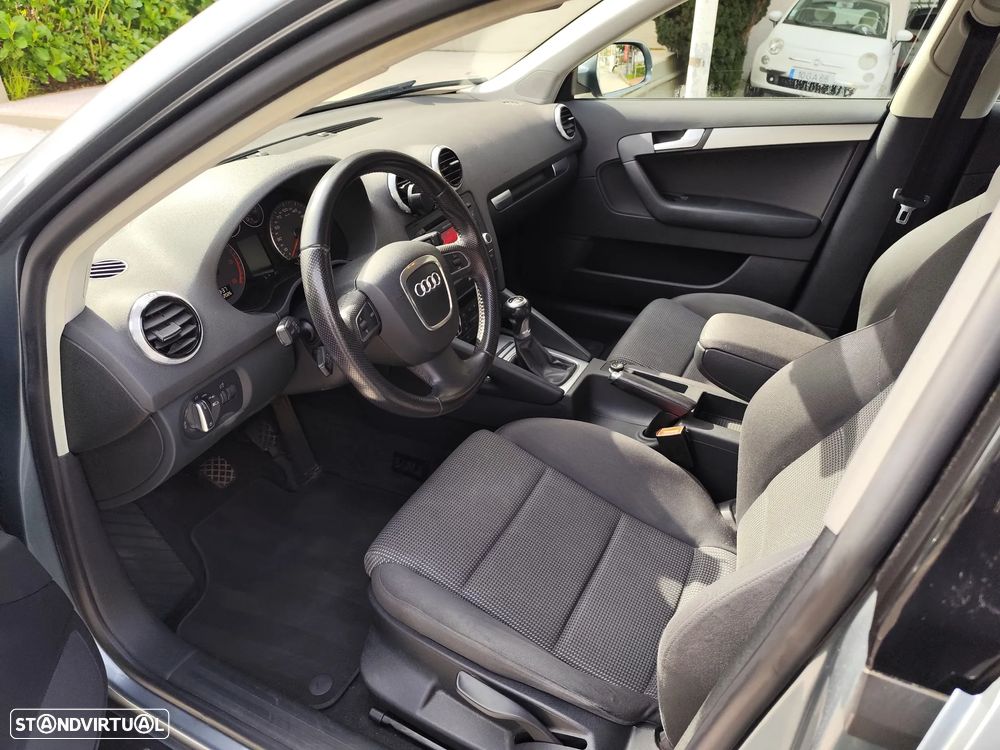 Audi A3 Sportback 2.0 TDi Attraction - 4