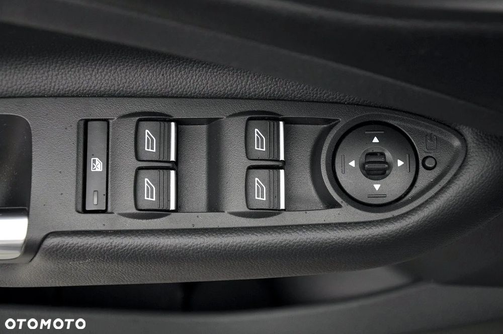 Ford Kuga 1.5 EcoBoost 2x4 Titanium - 27