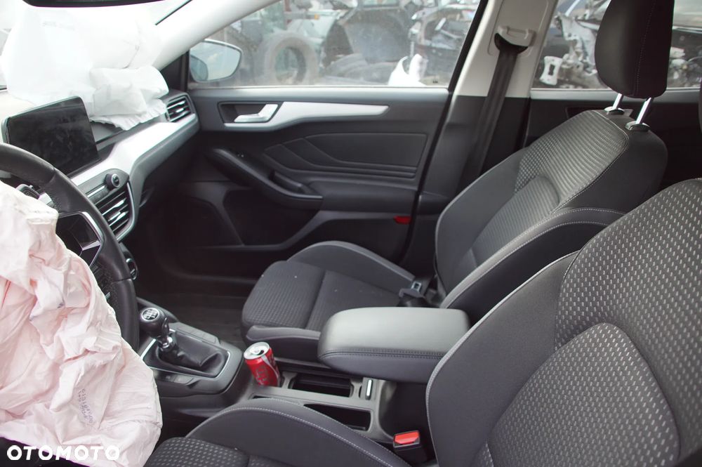 Auto na części - Ford Focus MK4 1.5 EcoBoost 150 KM YZDA JX6R-7F097-AHC Shadow Black 2019R Silnik Skrzynia Drzwi Szyba Klapa Lusterko Lampa Zderzak Deska Kokpit Sterownik Moduł Czujnik Licznik Wyświetlacz Kierownica - 11