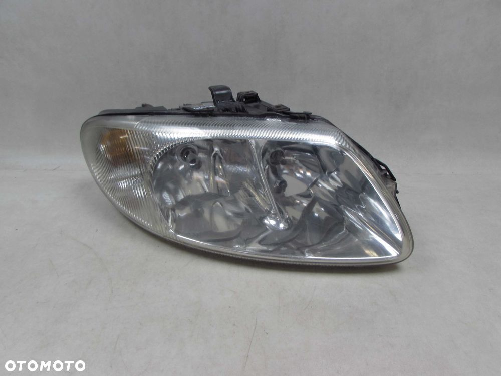 CHRYSLER GRAND VOYAGER IV 00-07 LAMPA REFLEKTOR PRZOD PRAWA UK - 1