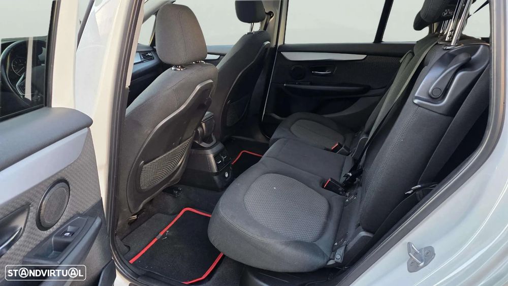 BMW 218 Gran Tourer d 7L Line Luxury - 12