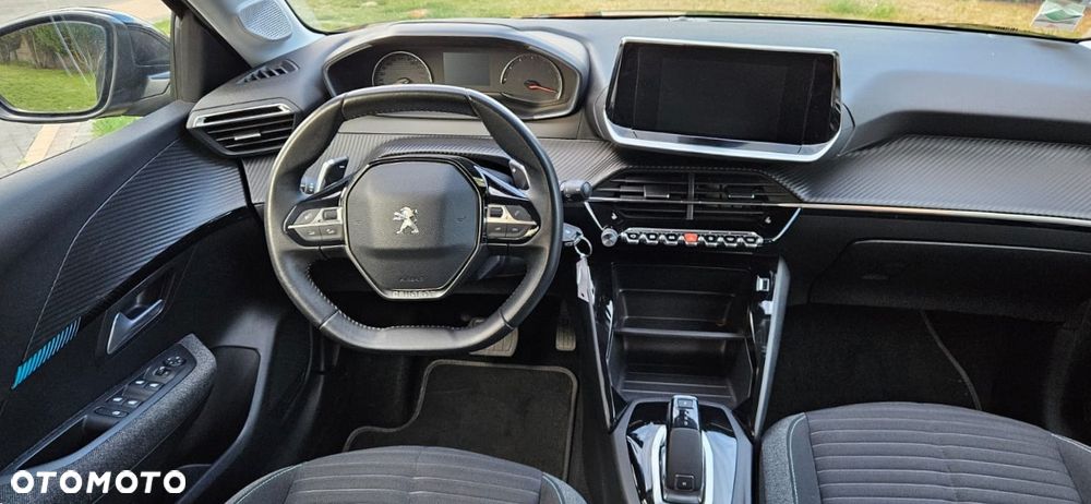 Peugeot 208 - 16