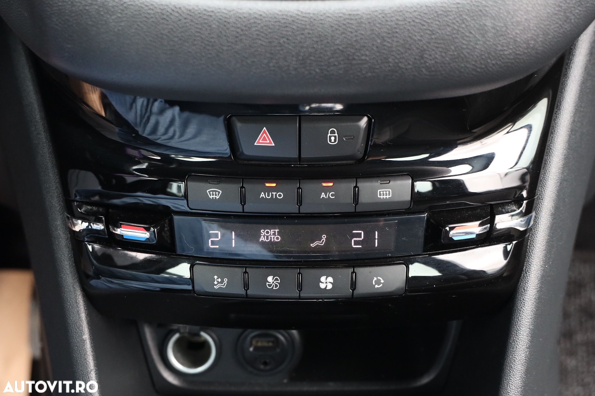 Peugeot 208 1.4 HDi FAP STT Active - 11