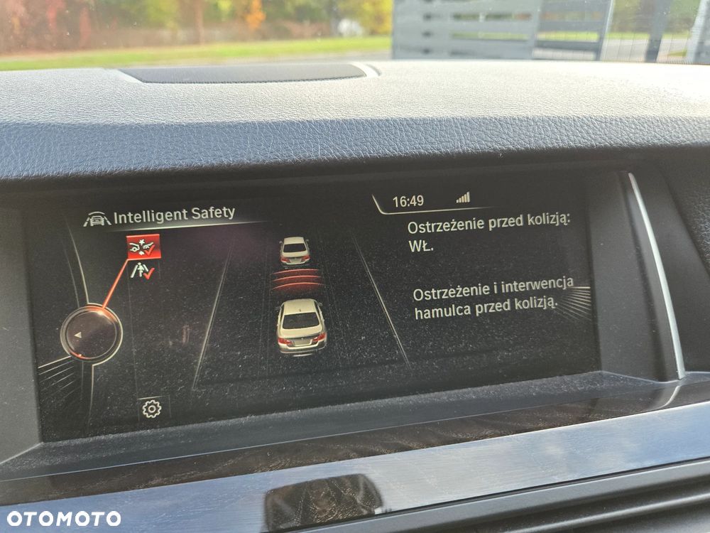 BMW Seria 5 528i xDrive - 5