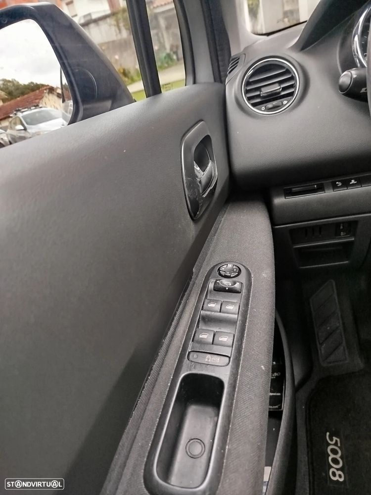 Peugeot 5008 - 10
