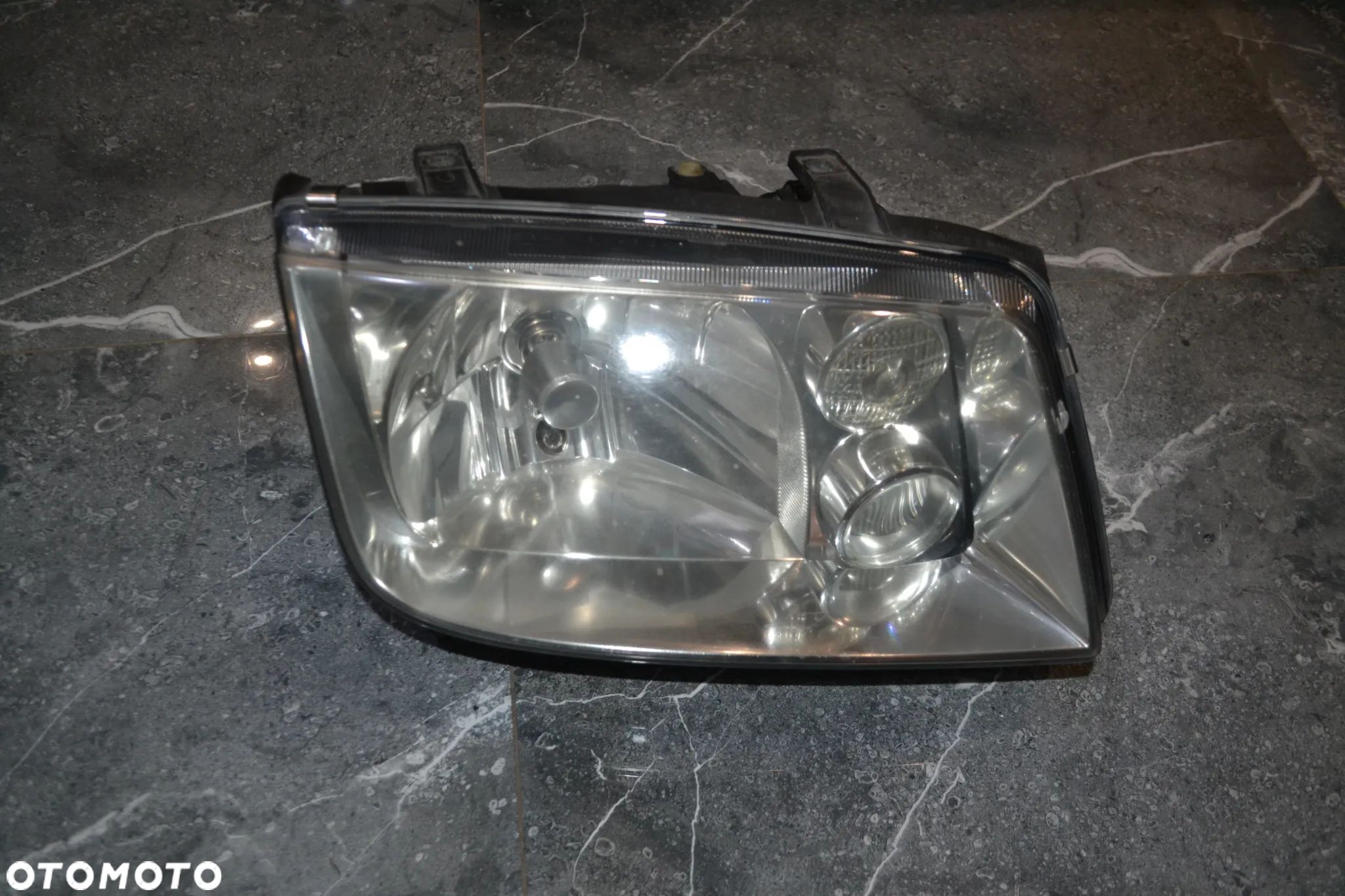 VW BORA LAMPA PRZÓD PRZEDNIA PRAWA KPL EUROPA - 1