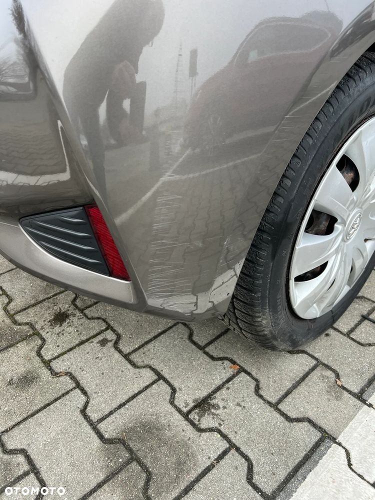 Toyota Yaris Hybrid 100 Active - 7