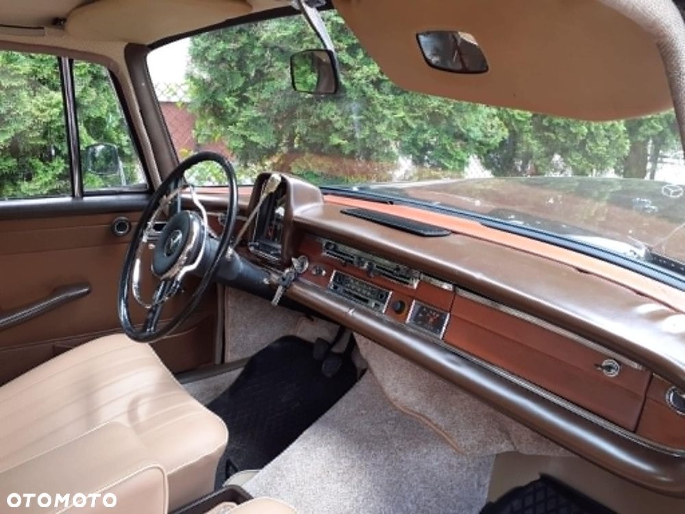 Mercedes-Benz W111 - 15