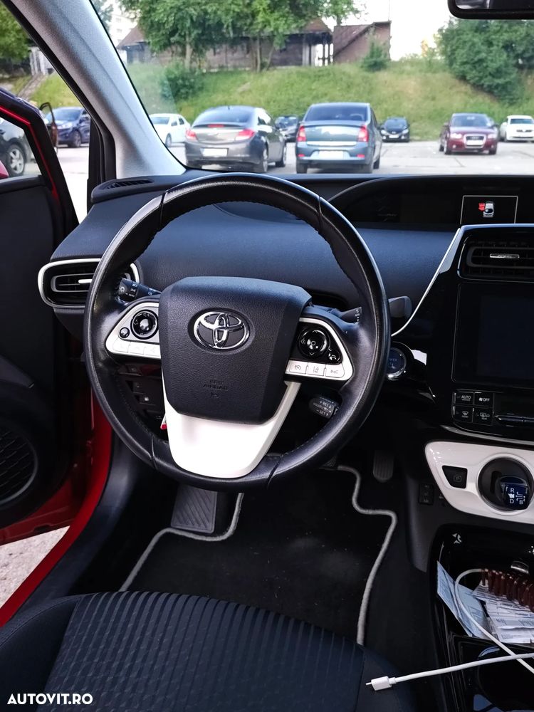 Toyota Prius 1.8 HSD Exclusive - 6
