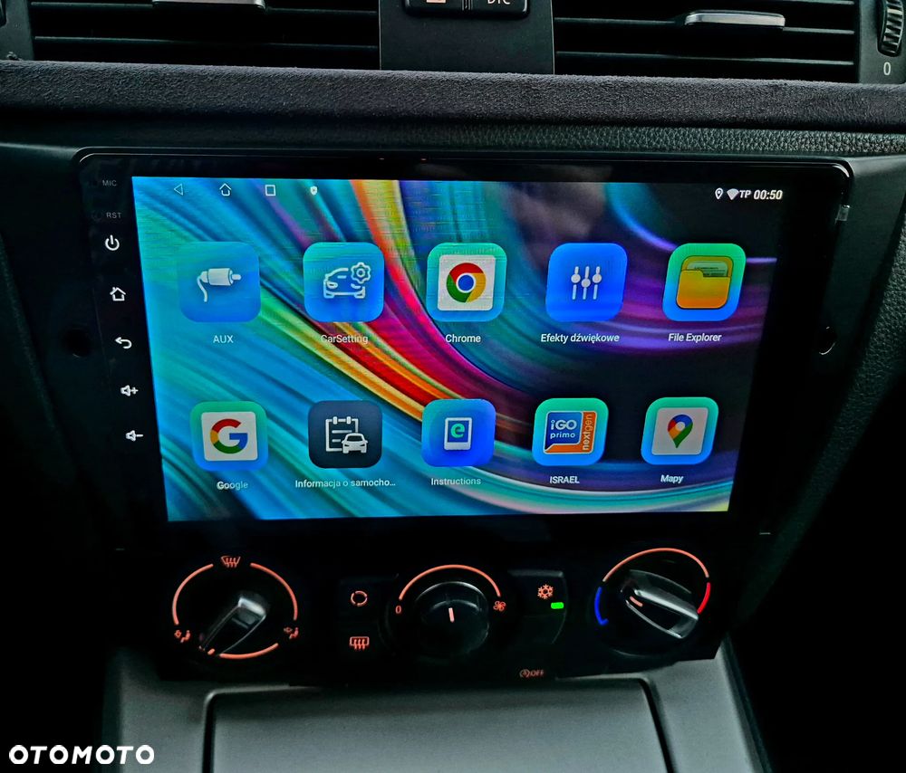 BMW Seria 3 318i Touring - 9