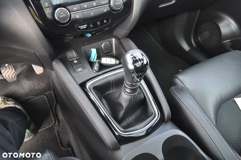 Nissan Qashqai 1.3 DIG-T N-Connecta EU6d - 28