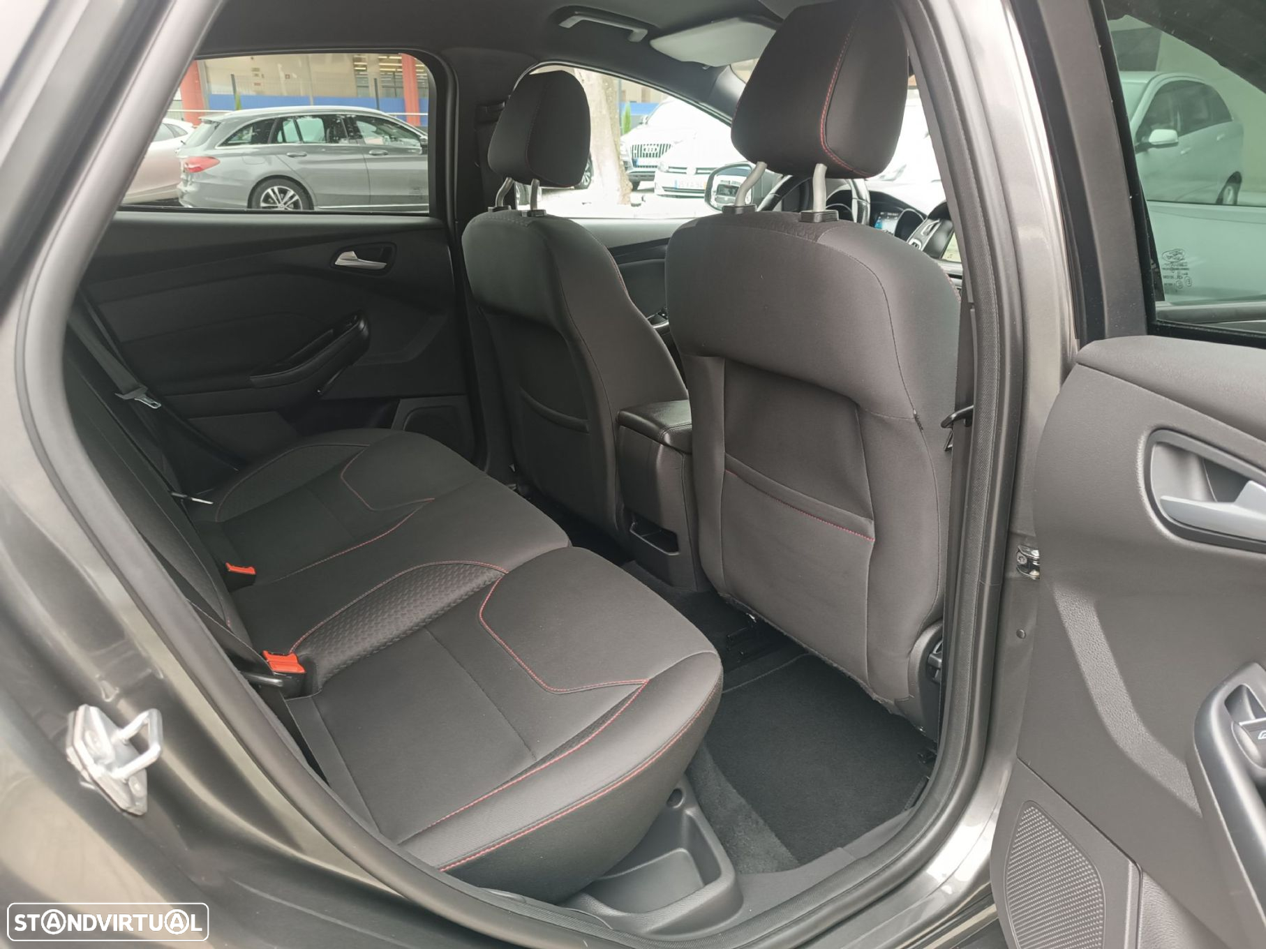 Ford Focus 1.5 TDCi EcoBlue ST-Line - 8